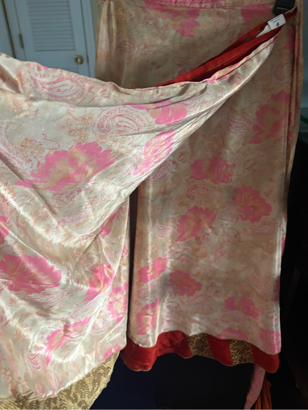Floral Pink and Gold Reversible Silk Sari Skirt - Picture 4 of 9